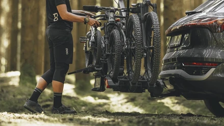 Pyoeraenkuljetusteline polkupyoeraen kuljetustelineet thule pyoeraen kuljetusteline ebikeparts 1980x1080